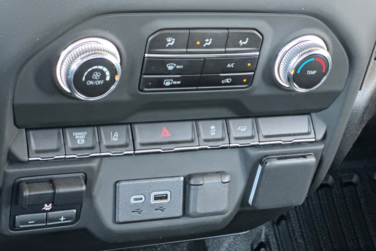 2025 GMC Sierra 3500HD Pro - Photo 14