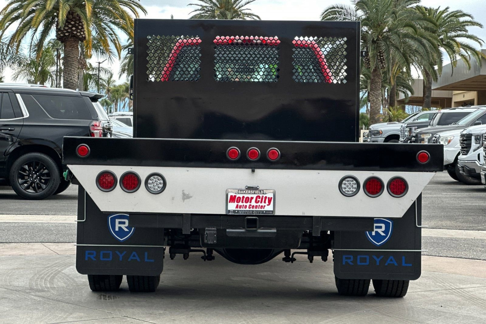 2024 Chevrolet Silverado 5500 HD LT photo 4