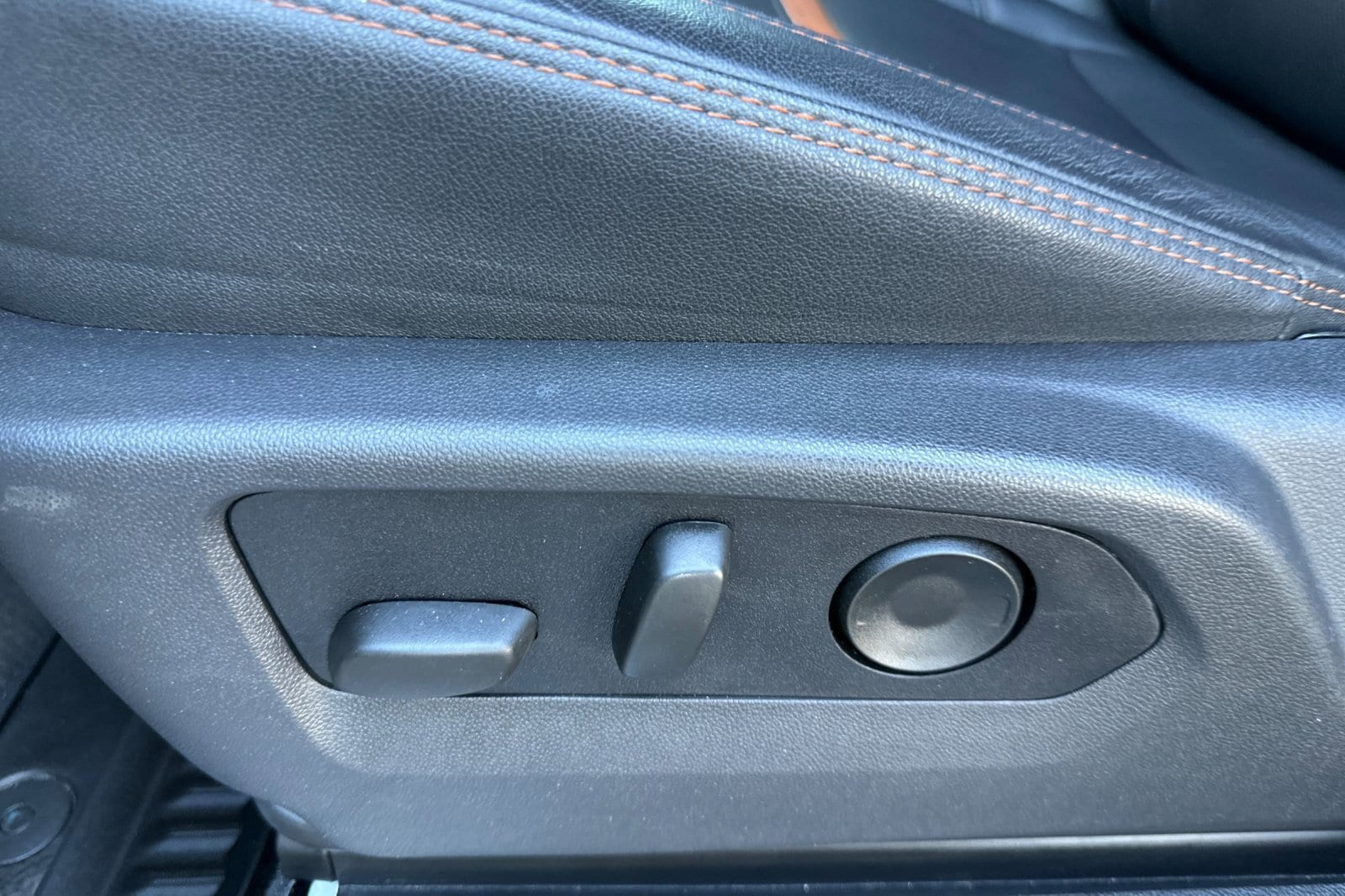 2025 GMC Sierra 1500 AT4 - Photo 12