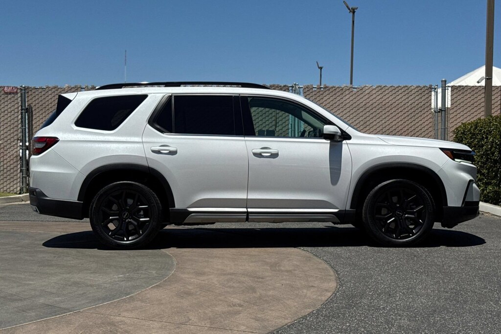 Used 2025 Honda Pilot Touring SUV