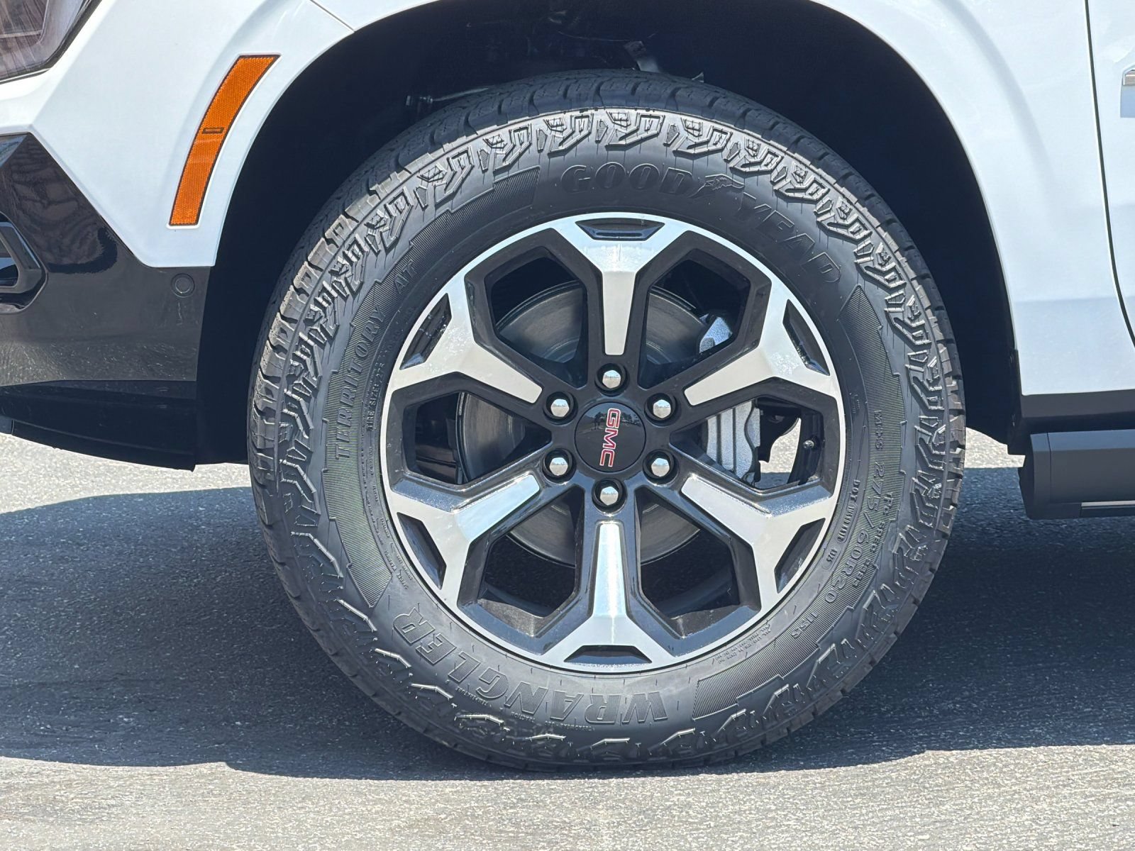 2026 GMC Yukon XL AT4 - Photo 26