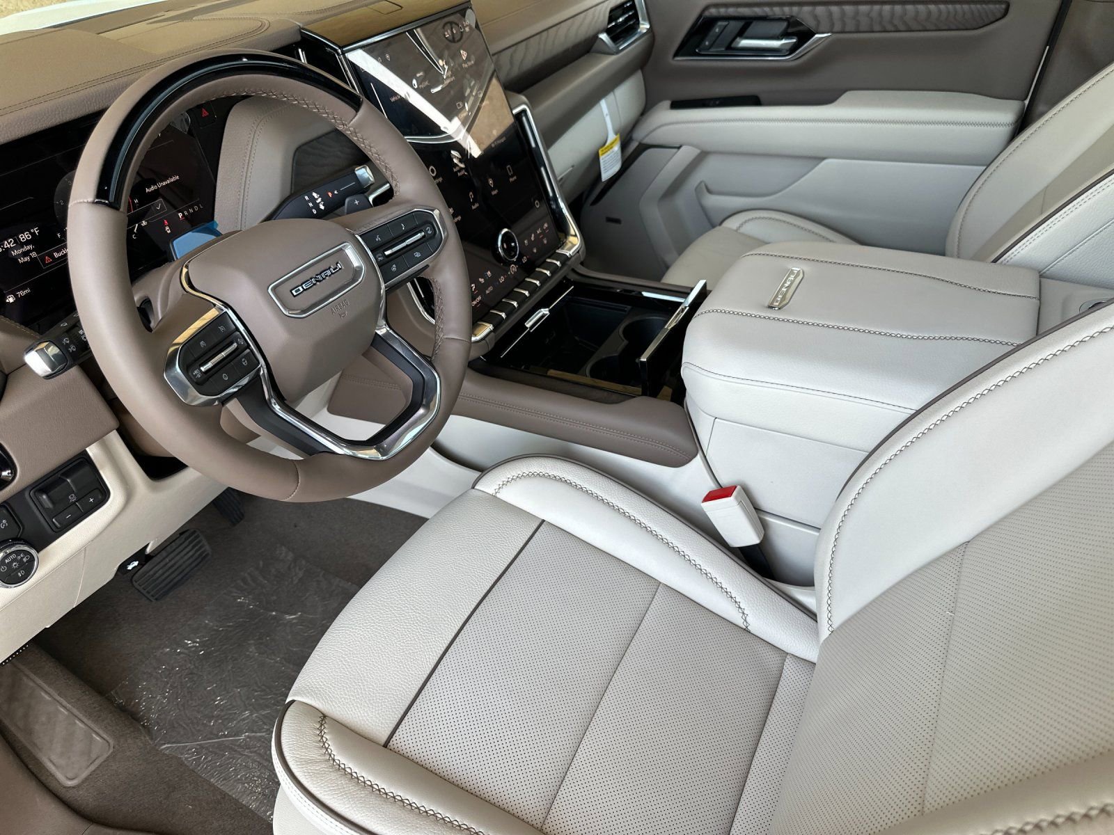 2026 GMC Yukon XL Denali - Photo 9