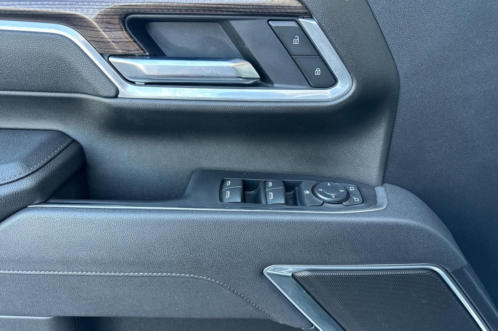 2025 Chevrolet Silverado 2500HD LT - Photo 11