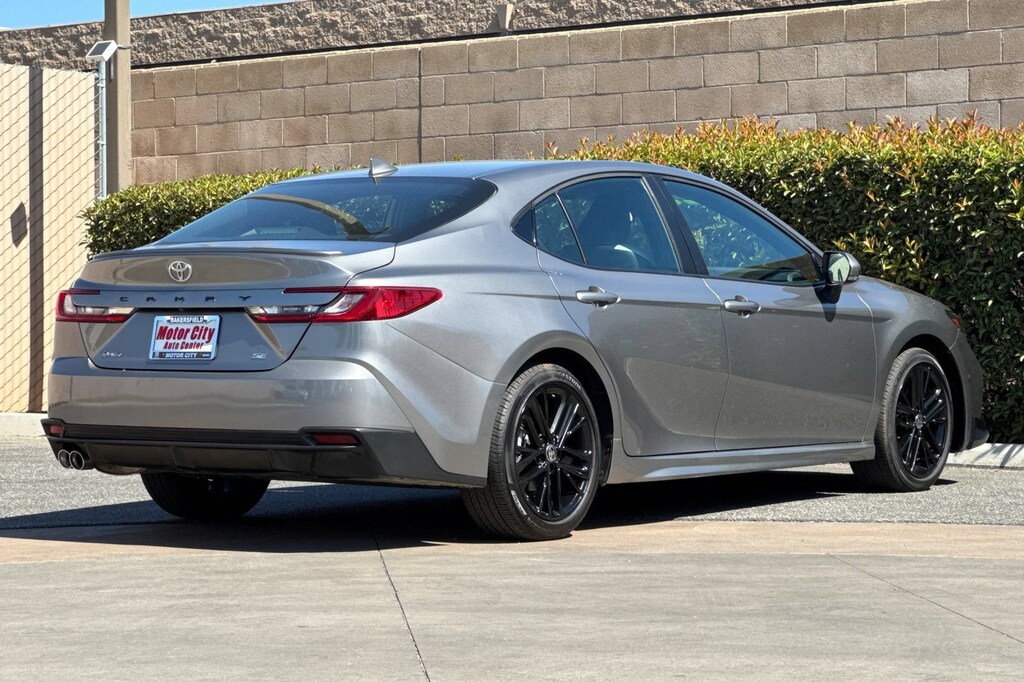 Used 2025 Toyota Camry SE Sedan