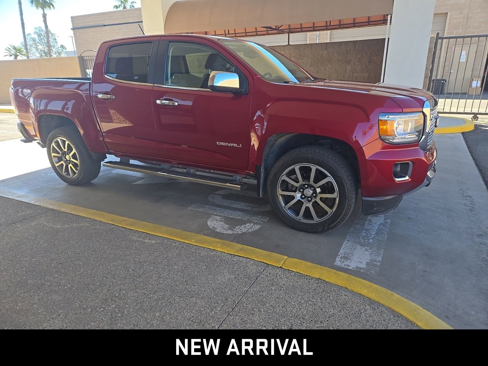 2018 GMC Canyon 4WD Denali photo 3