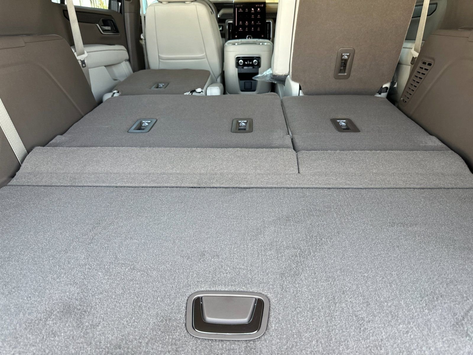 2026 GMC Yukon Denali - Photo 16