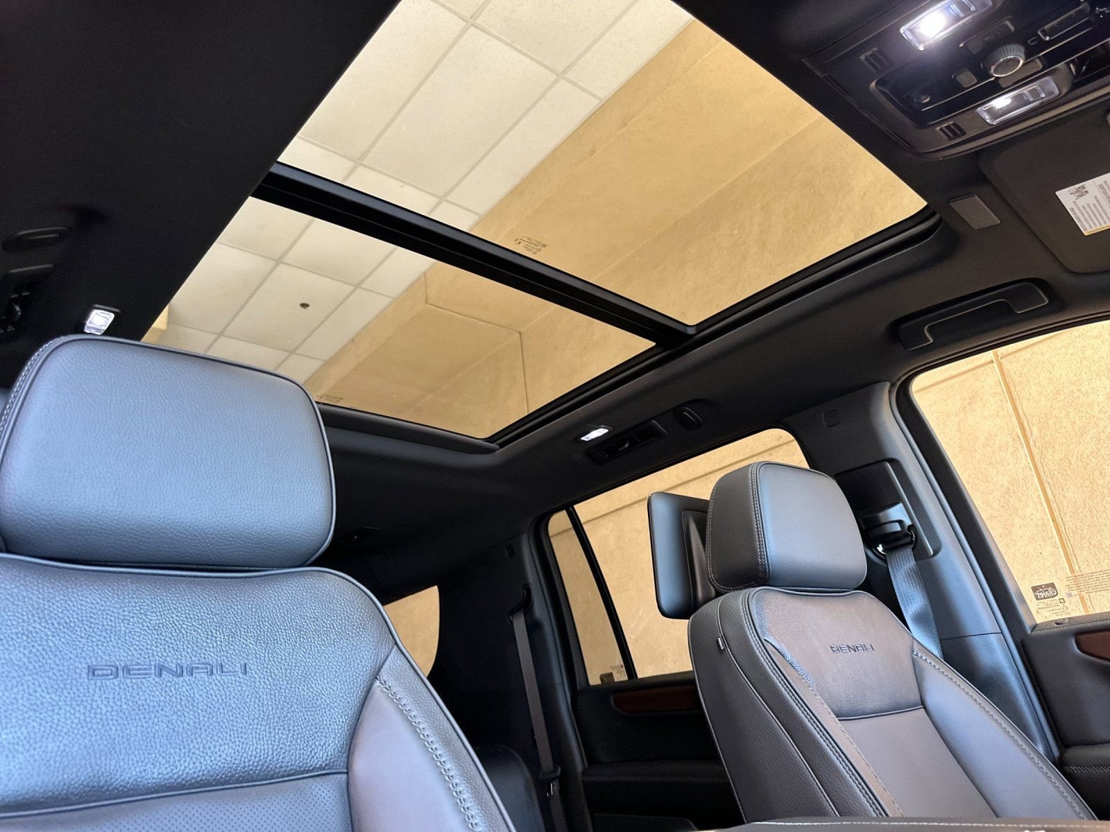 2026 GMC Yukon XL Denali - Photo 17