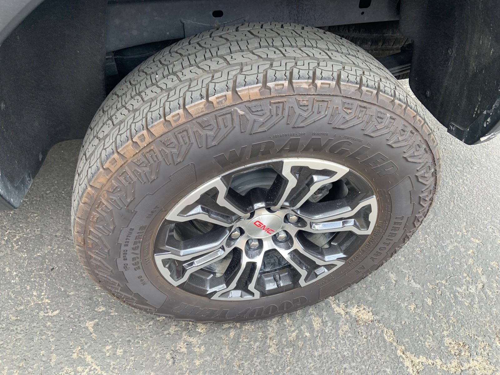2025 GMC Canyon AT4 - Photo 12