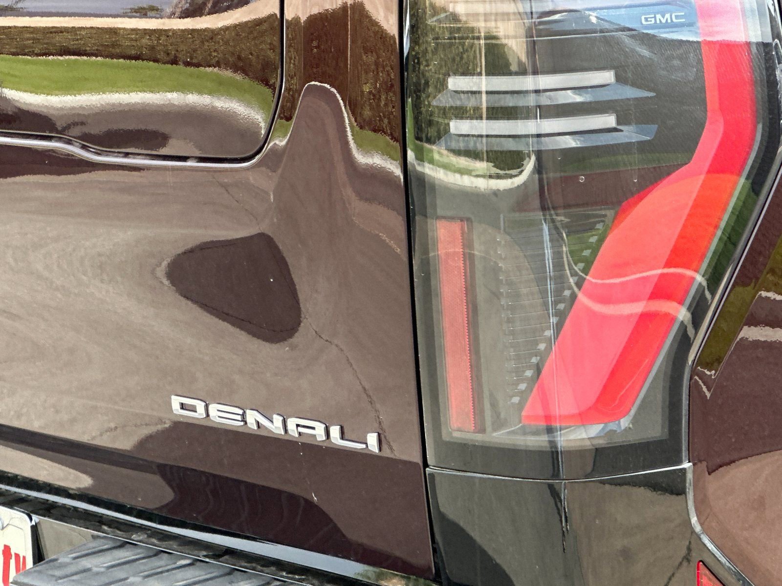 2025 GMC Sierra EV Denali - Photo 25