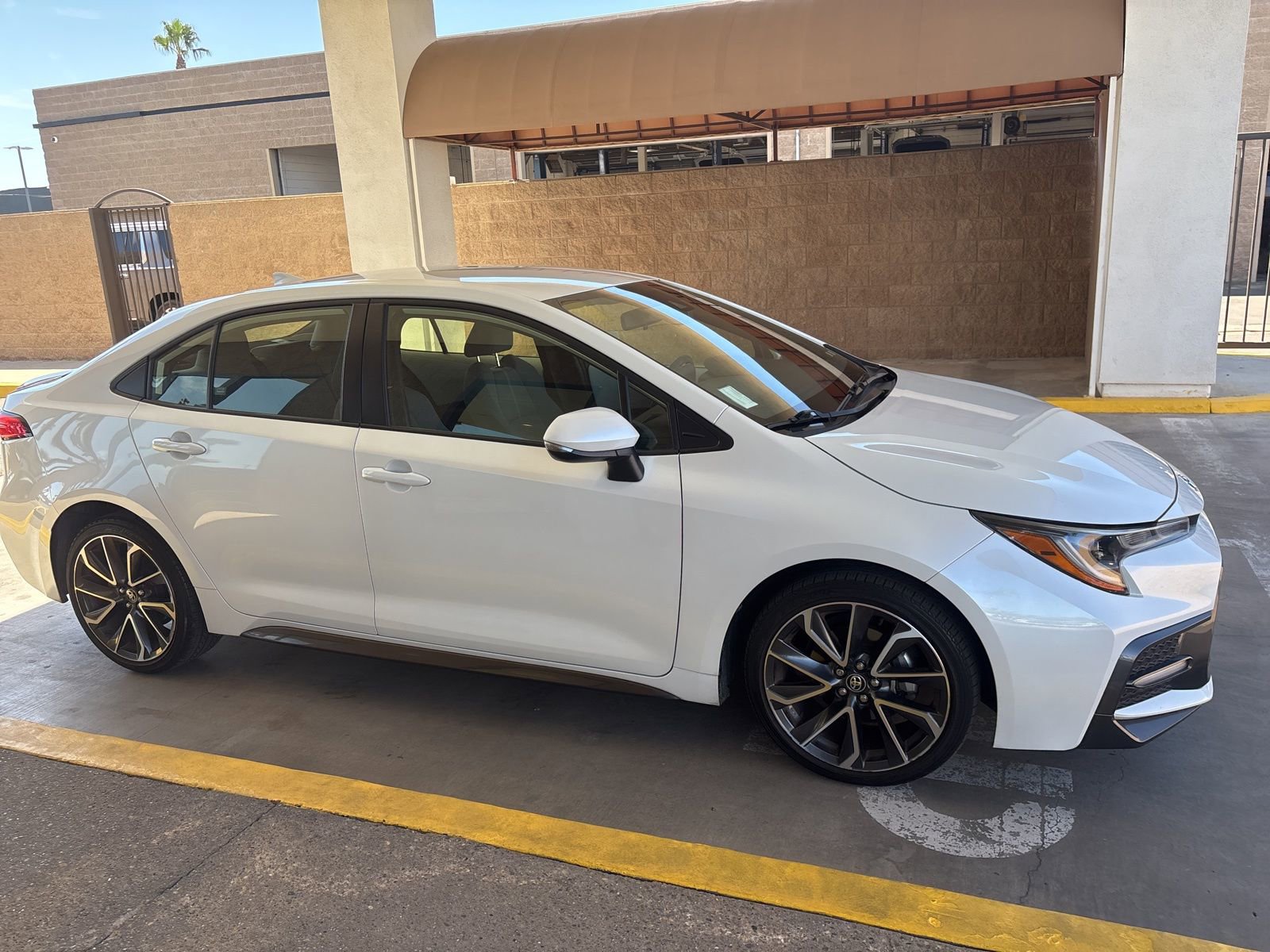 2022 Toyota Corolla SE photo 4