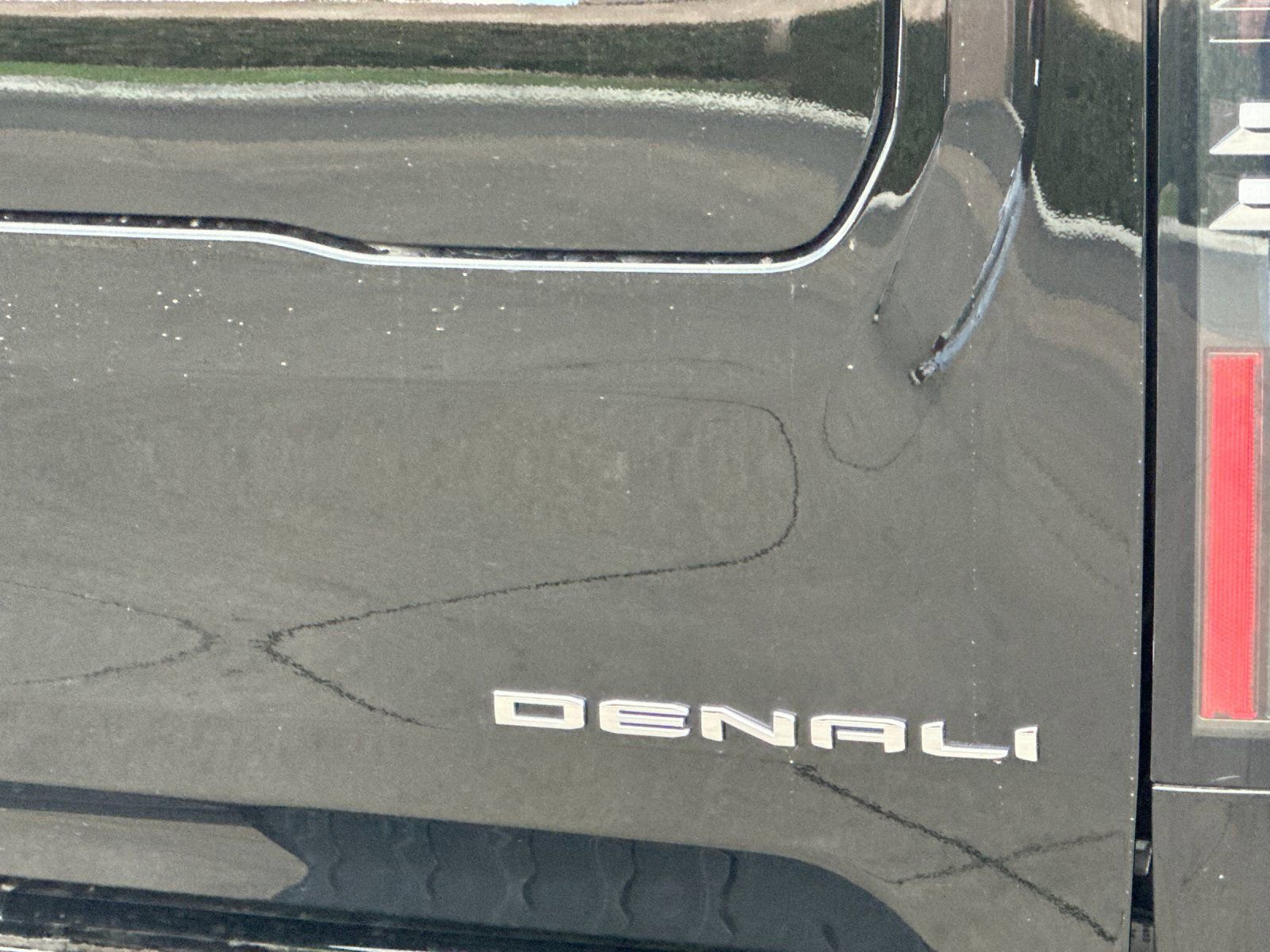 2025 GMC Sierra EV Denali - Photo 25
