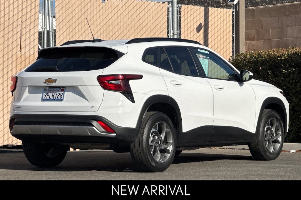 Used 2025 Chevrolet Trax LT SUV