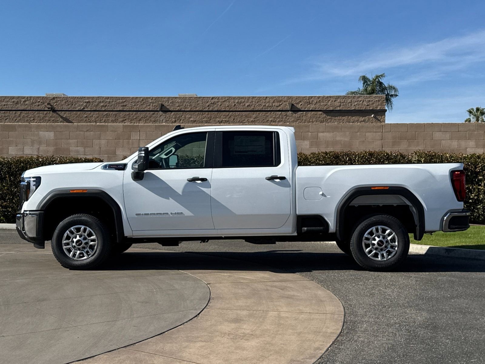 2026 GMC Sierra 2500 HD Pro photo 5