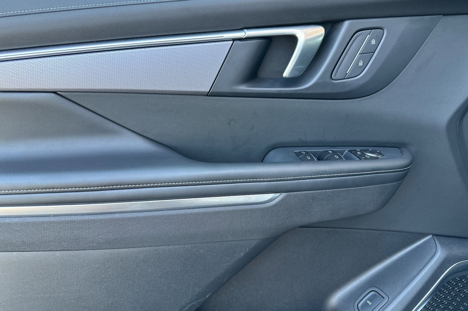 2026 Buick Enclave Sport Touring - Photo 11