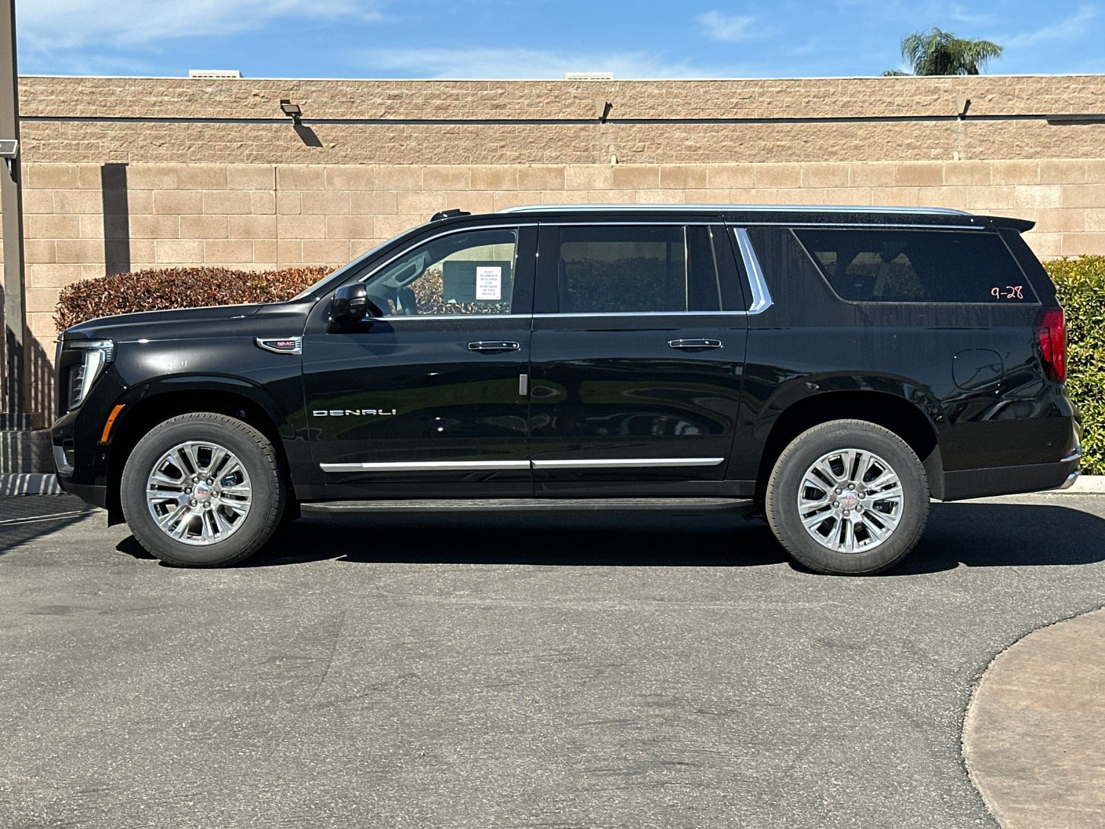 2027 GMC Yukon XL Denali - Photo 6