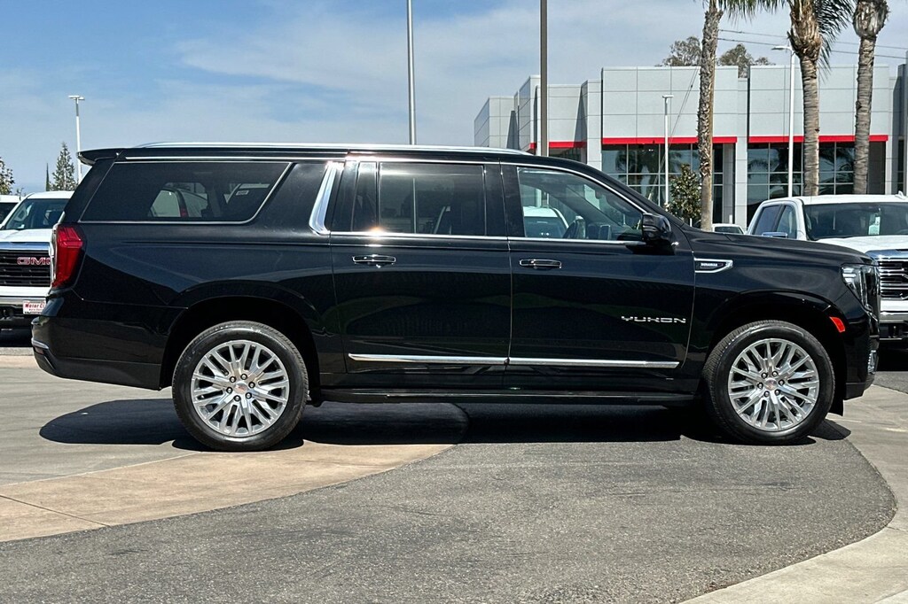 Used 2023 GMC Yukon XL SLT SUV