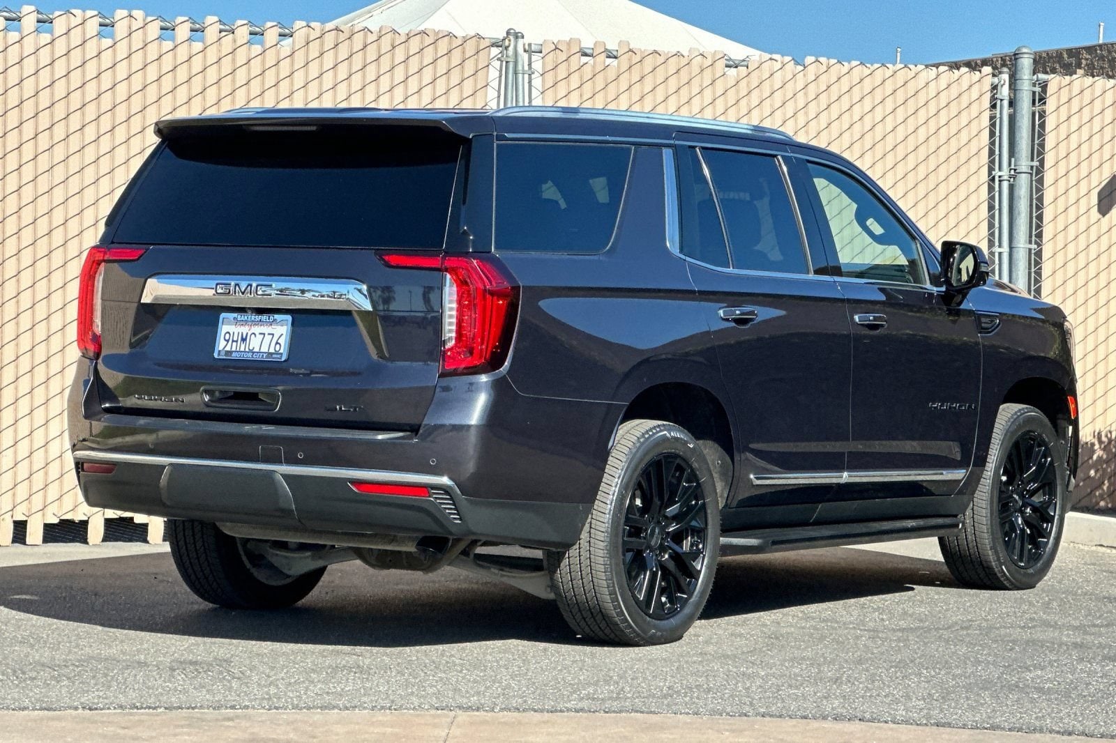 2023 GMC Yukon SLT - Photo 4