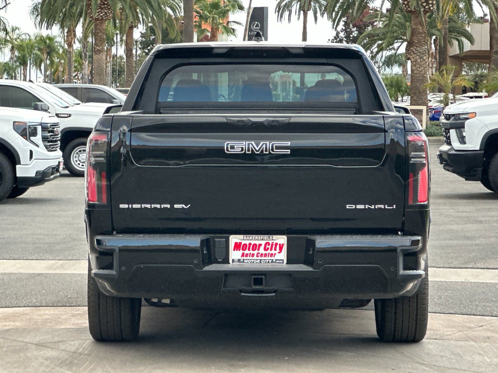 2025 GMC Sierra EV Denali - Photo 5