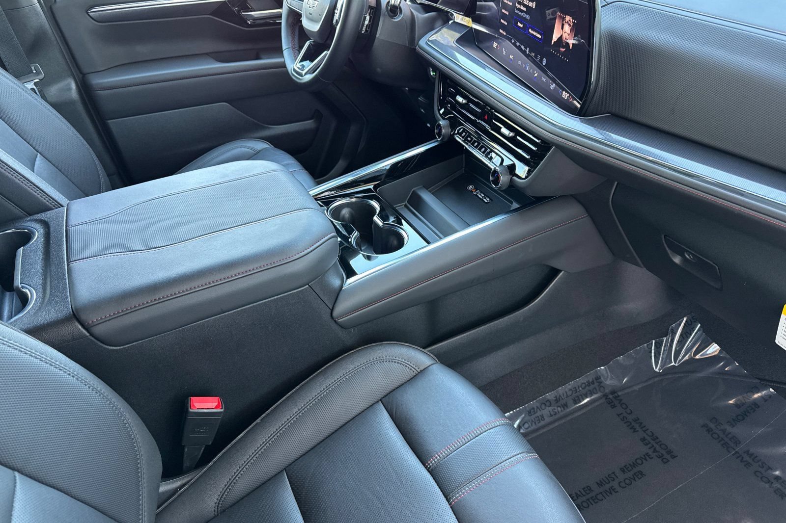 2026 Chevrolet Suburban RST - Photo 18