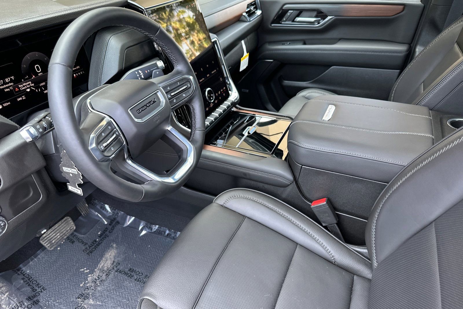 2026 GMC Yukon Denali - Photo 10