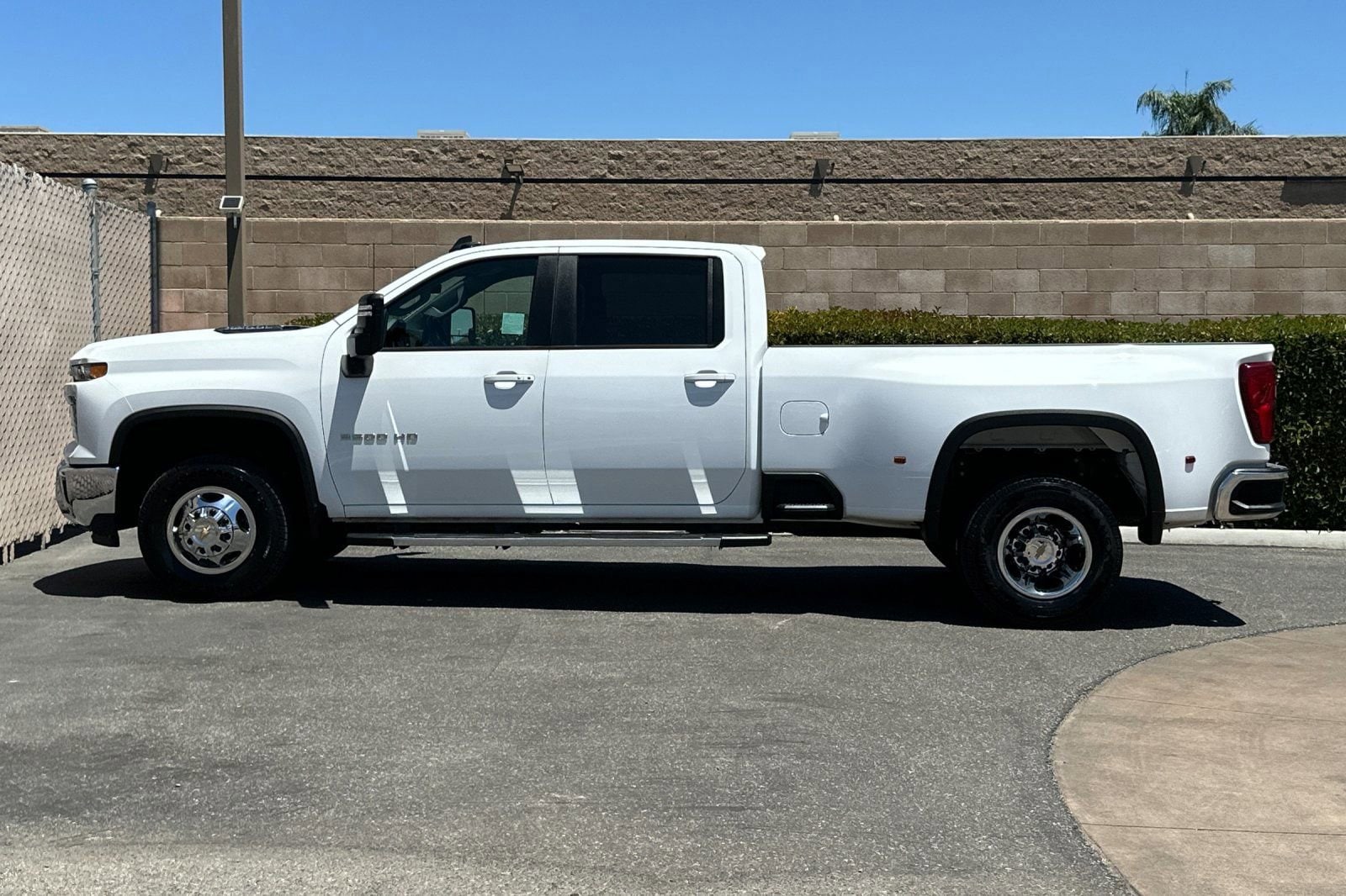 2024 Chevrolet Silverado 3500HD LT - Photo 7