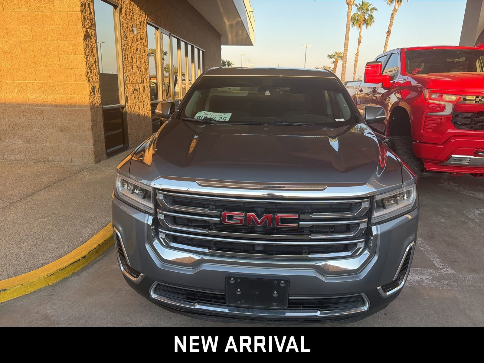 2020 GMC Acadia SLE photo 2