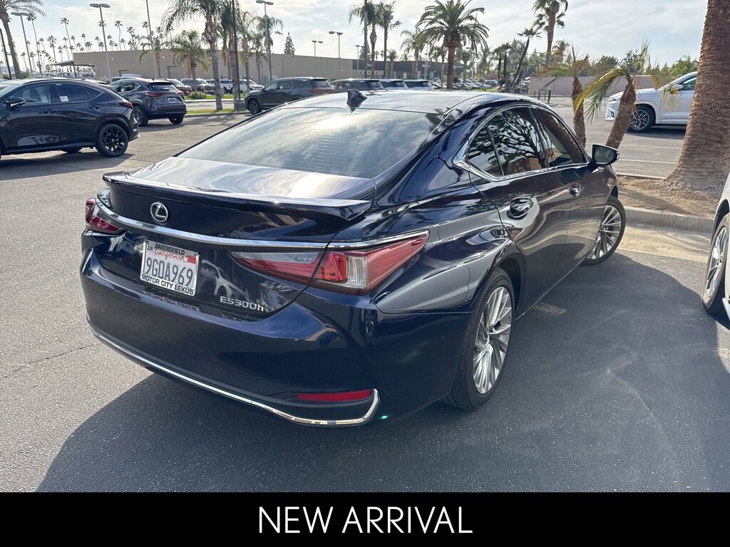 Used 2023 Lexus ES ES 300h Ultra Luxury Sedan