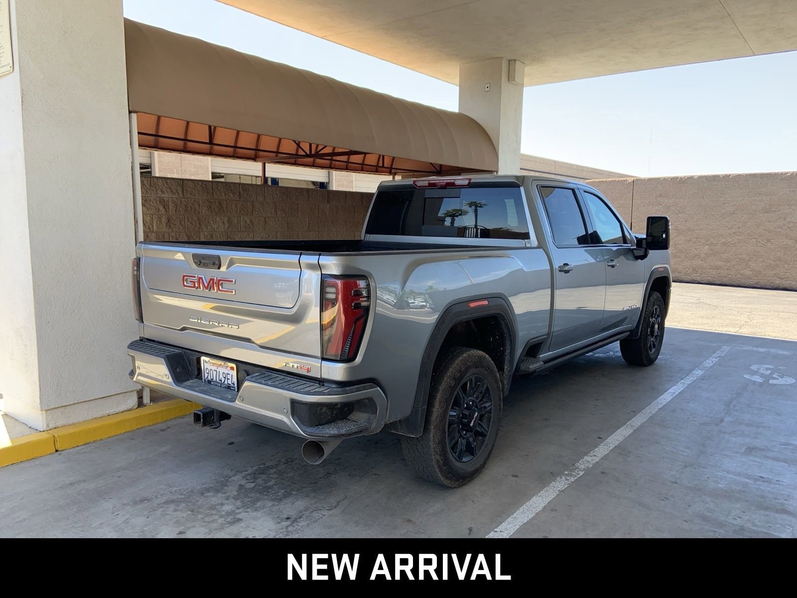 2025 GMC Sierra 2500 HD AT4 photo 4