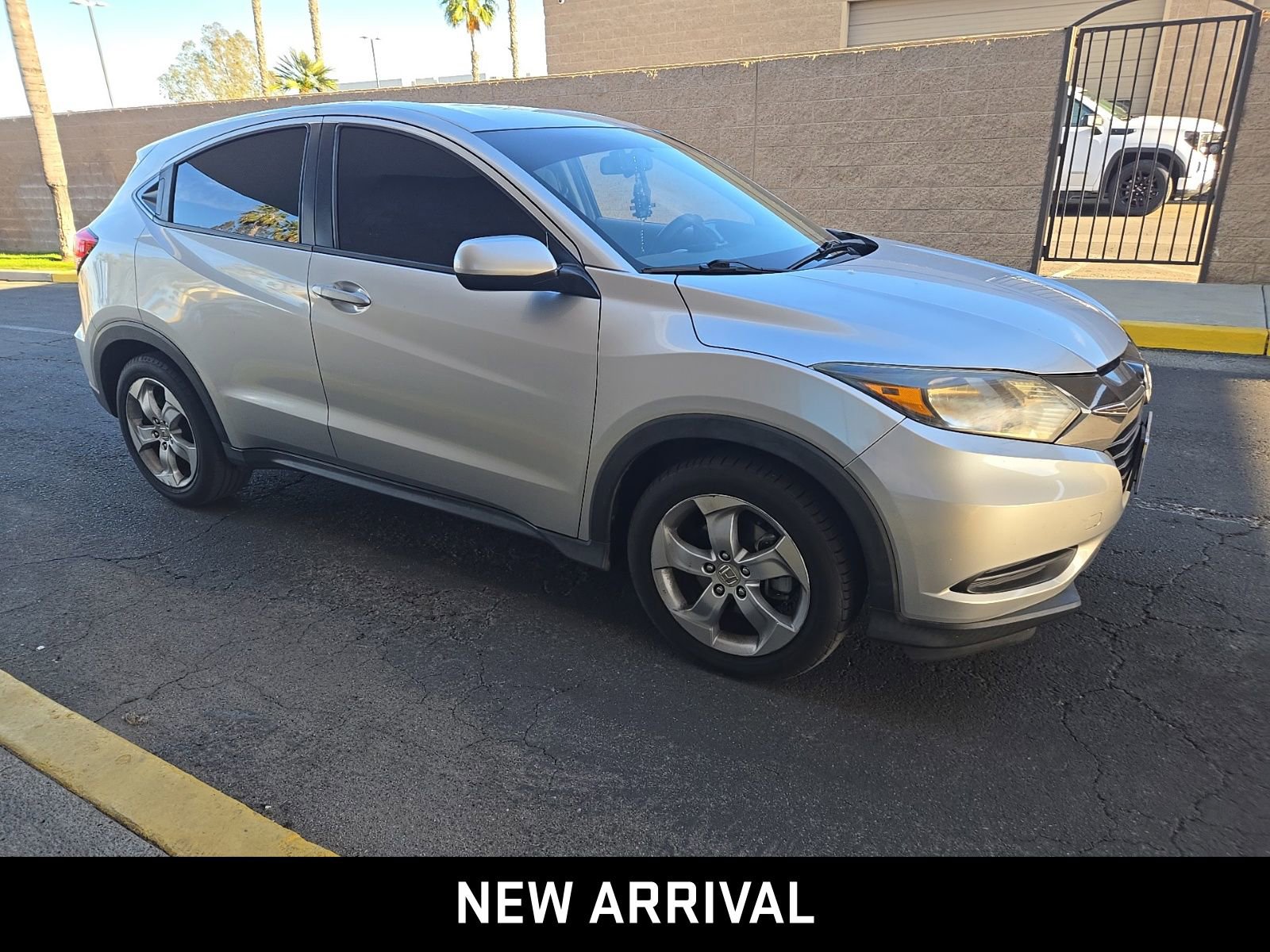 2016 Honda HR-V LX photo 3