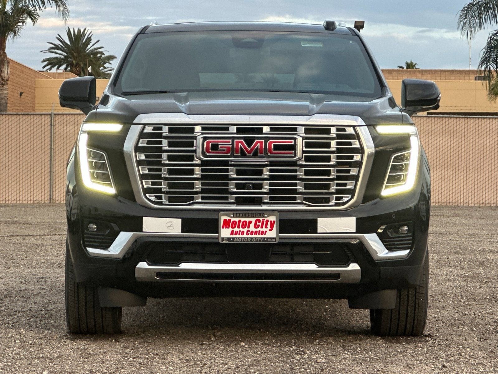 2026 GMC Yukon XL Denali - Photo 8
