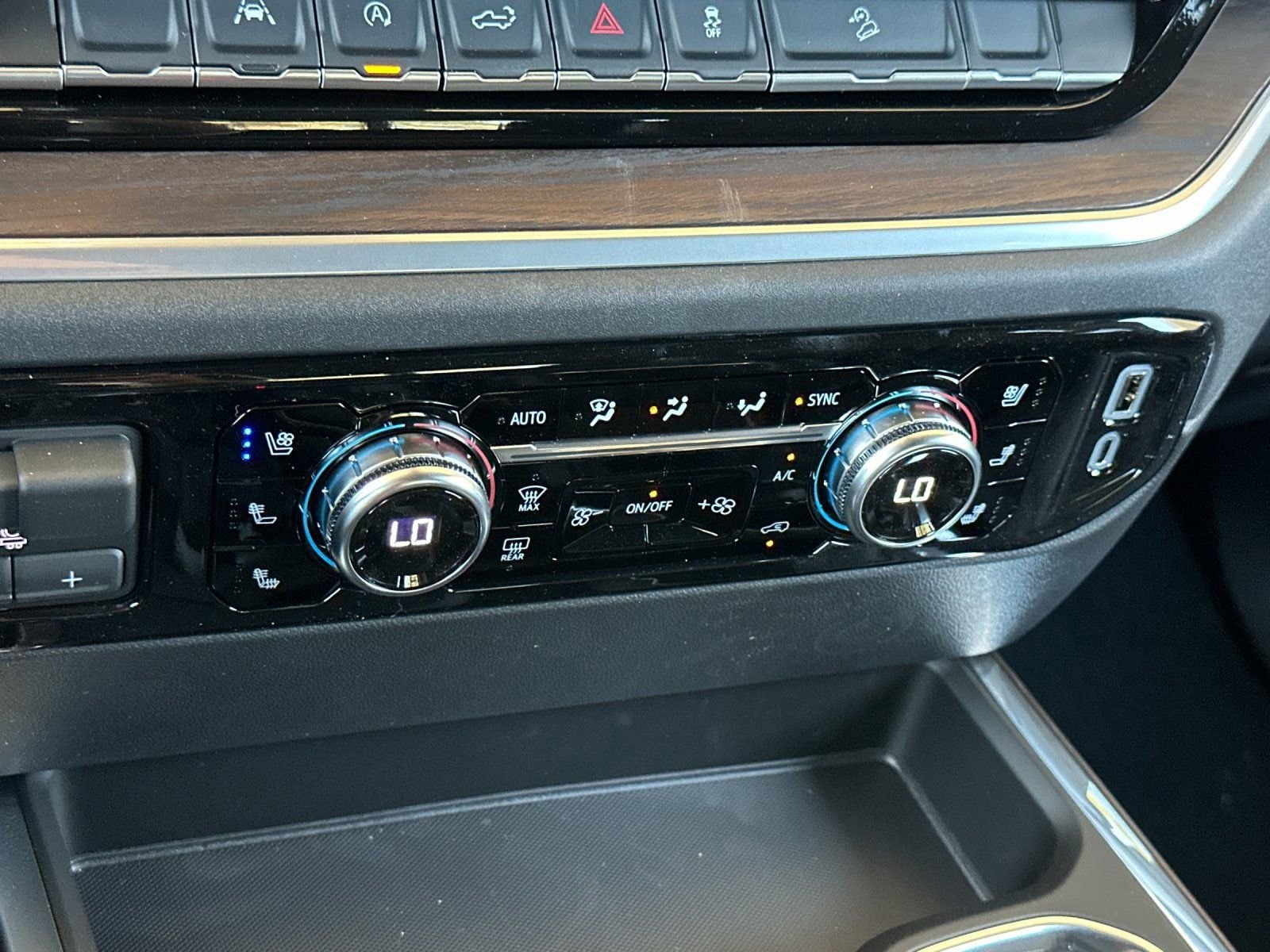 2026 GMC Sierra 1500 SLT - Photo 19