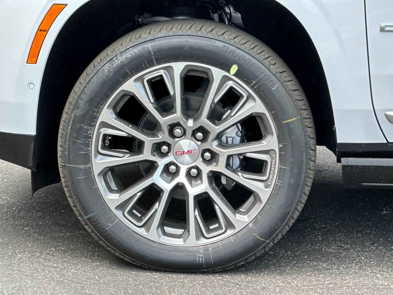 2026 GMC Yukon XL Denali - Photo 25