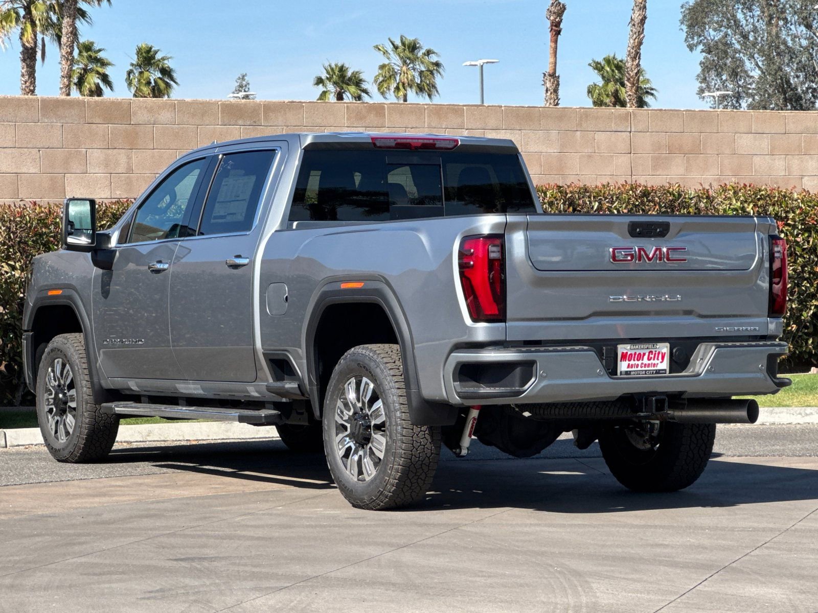2026 GMC Sierra 2500 HD Denali photo 4