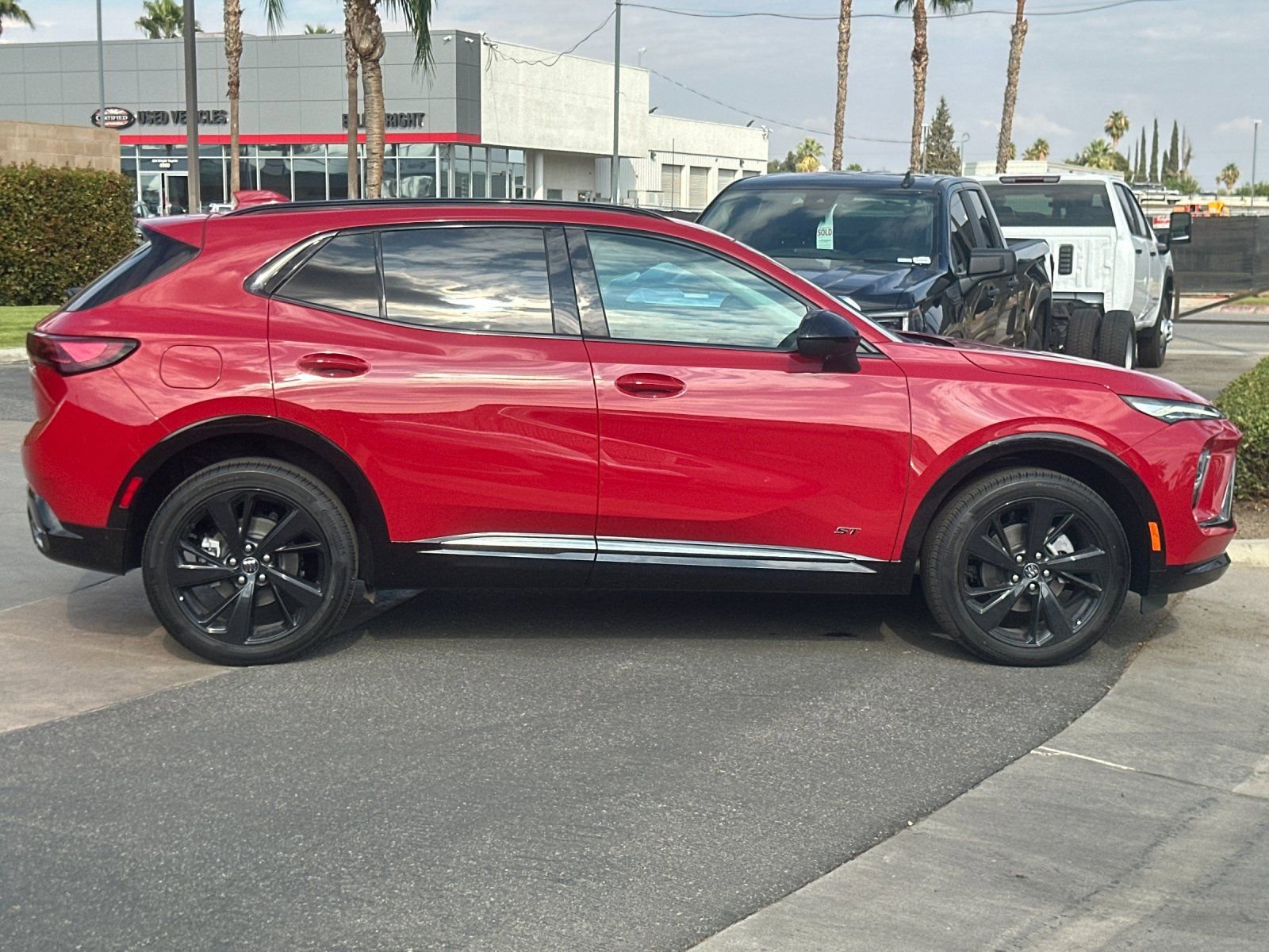 2025 Buick Envision Sport Touring photo 2