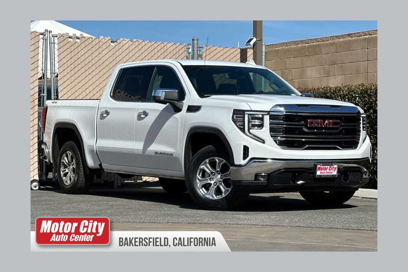 2025 GMC Sierra 4WD Crew Cab Short Box SLT's photo