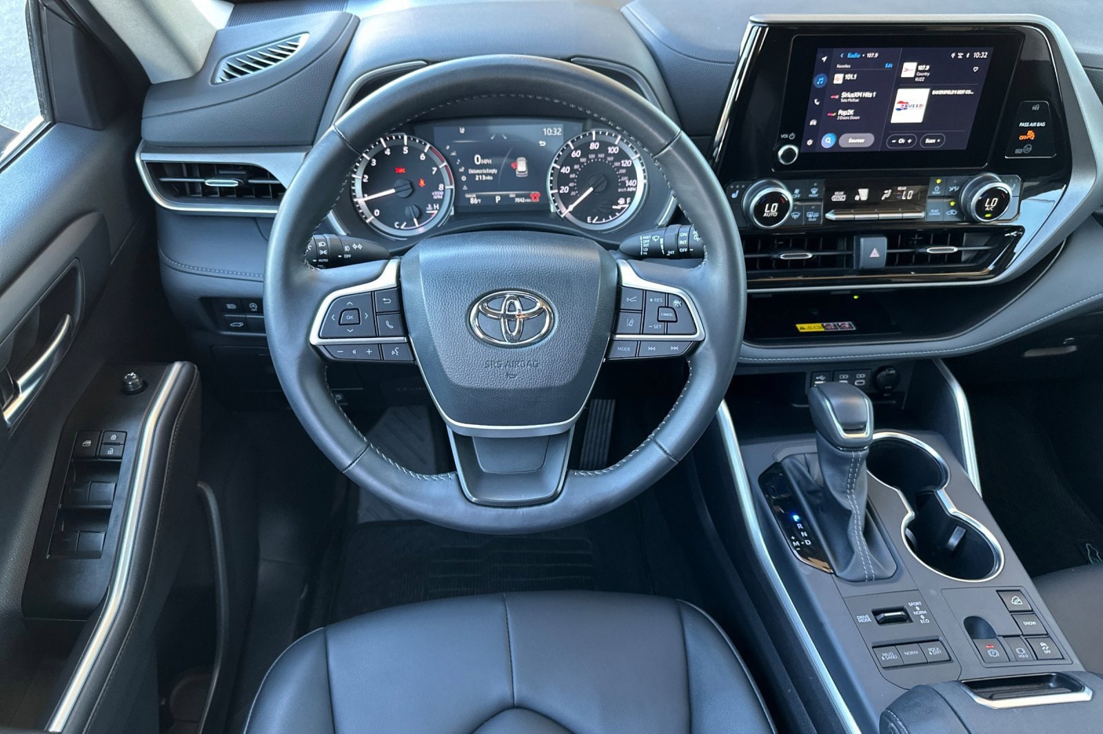 2026 Toyota Highlander XLE - Photo 15