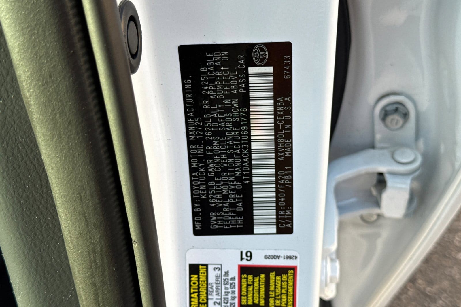 2026 Toyota Camry LE - Photo 28