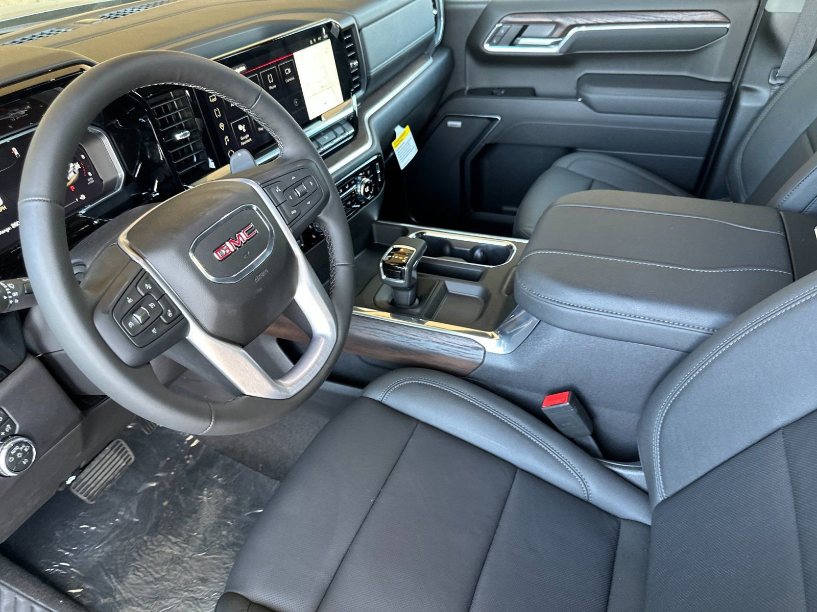 2026 GMC Sierra 1500 SLT - Photo 9