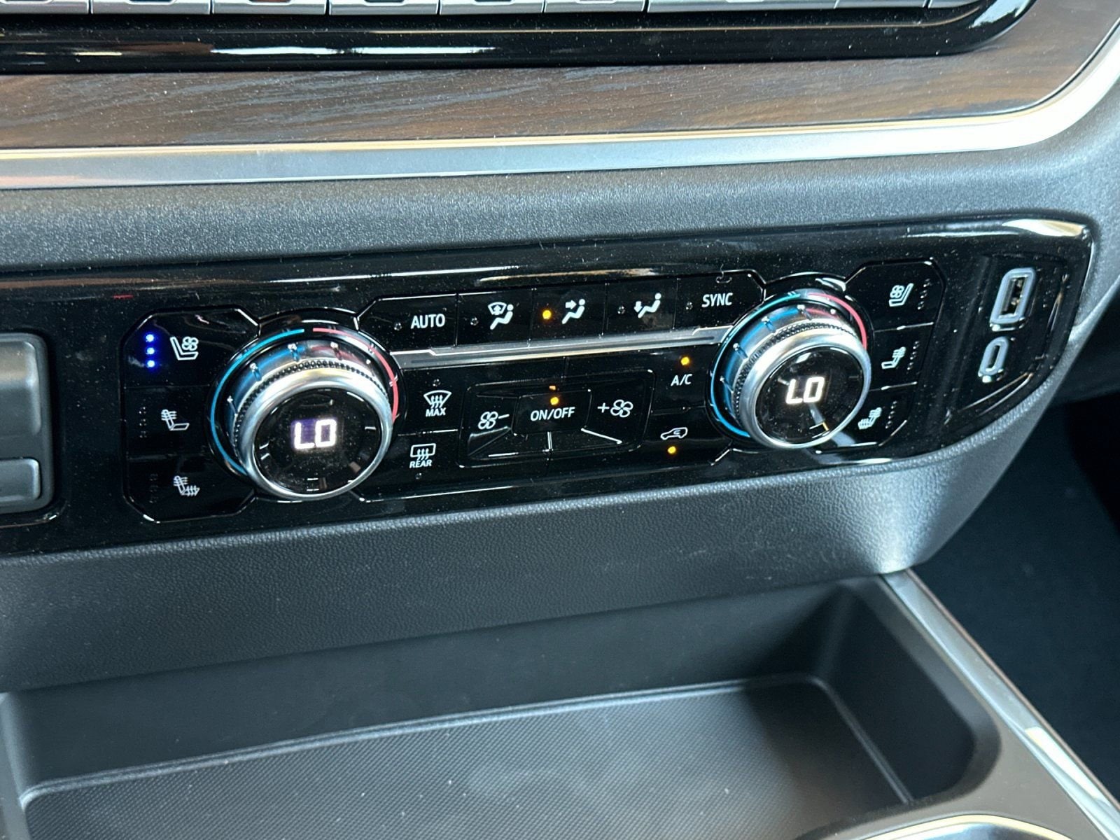 2026 GMC Sierra 1500 SLT - Photo 19
