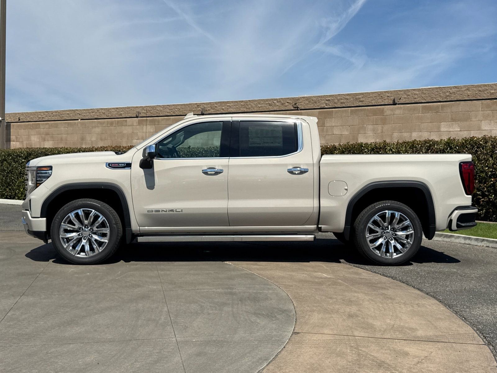 2026 GMC Sierra 1500 Denali photo 5