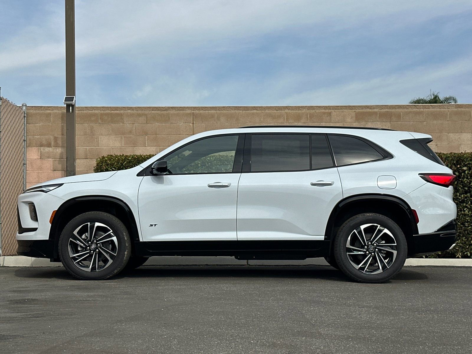 2026 Buick Enclave Sport Touring photo 5