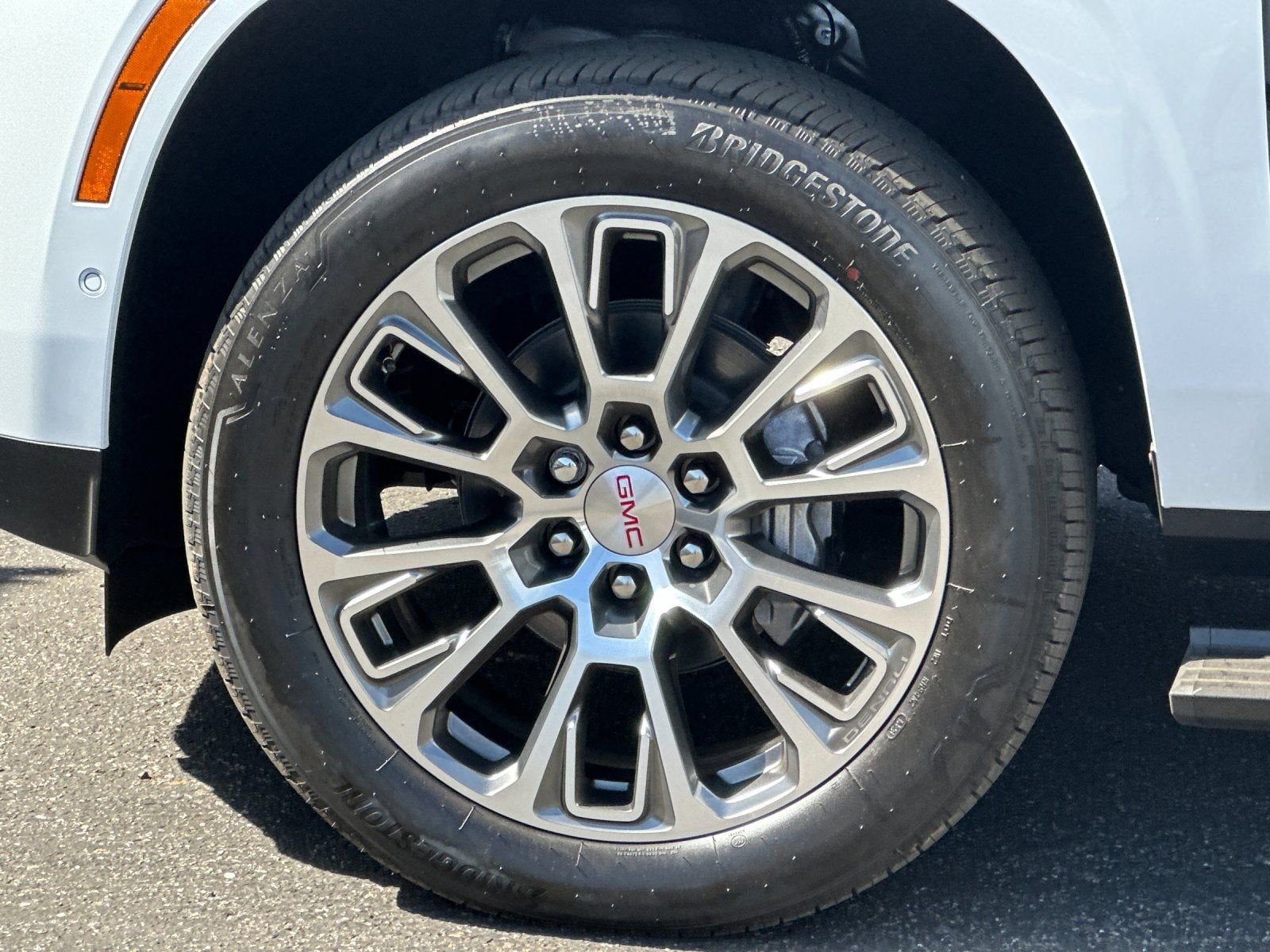 2026 GMC Yukon XL Denali - Photo 26