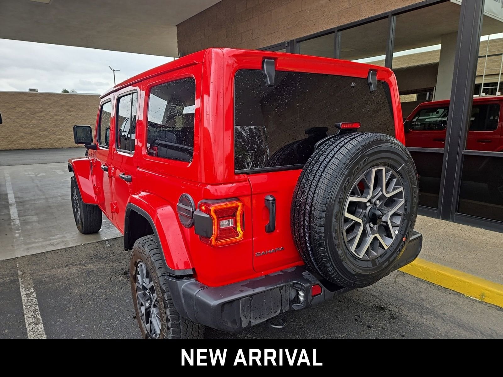 2025 Jeep Wrangler Sahara photo 4