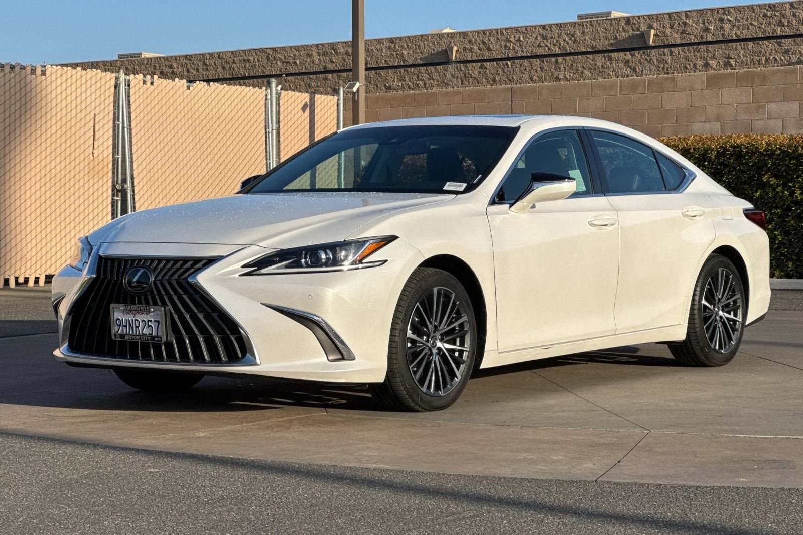2024 Lexus ES 350 - Photo 8