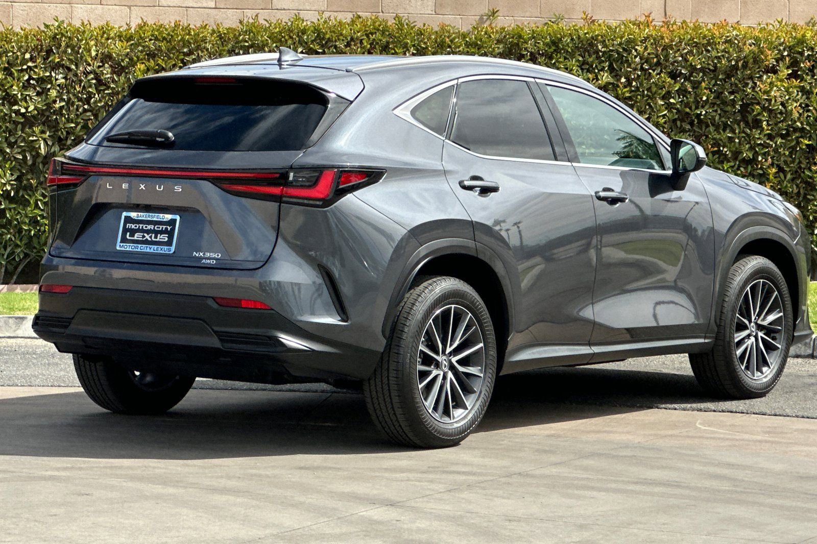 2024 Lexus NX 350 photo 2