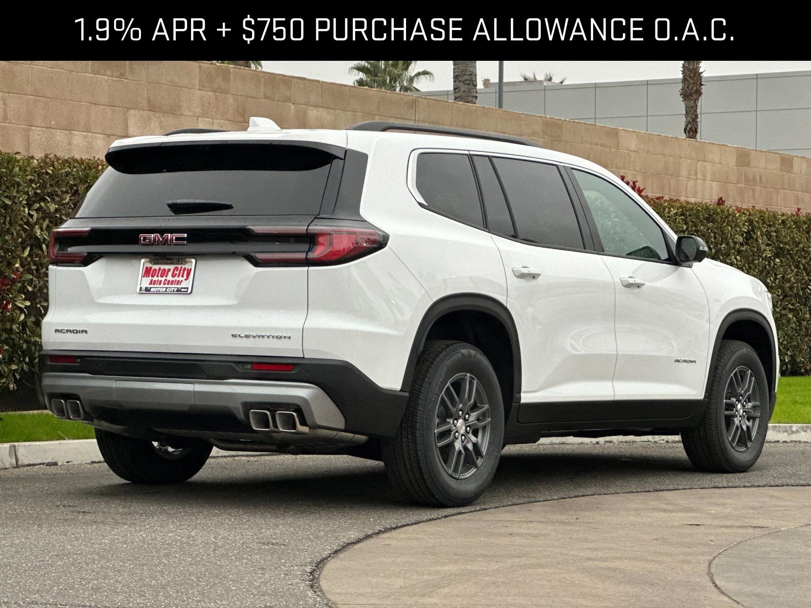 2026 GMC Acadia Elevation photo 2