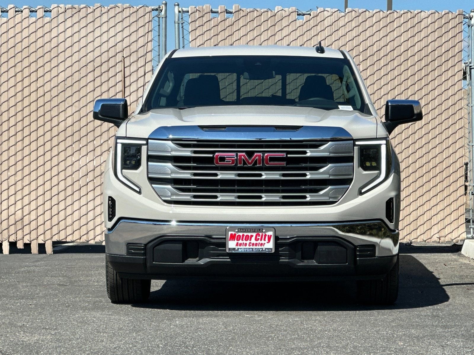 2026 GMC Sierra 1500 SLE photo 3