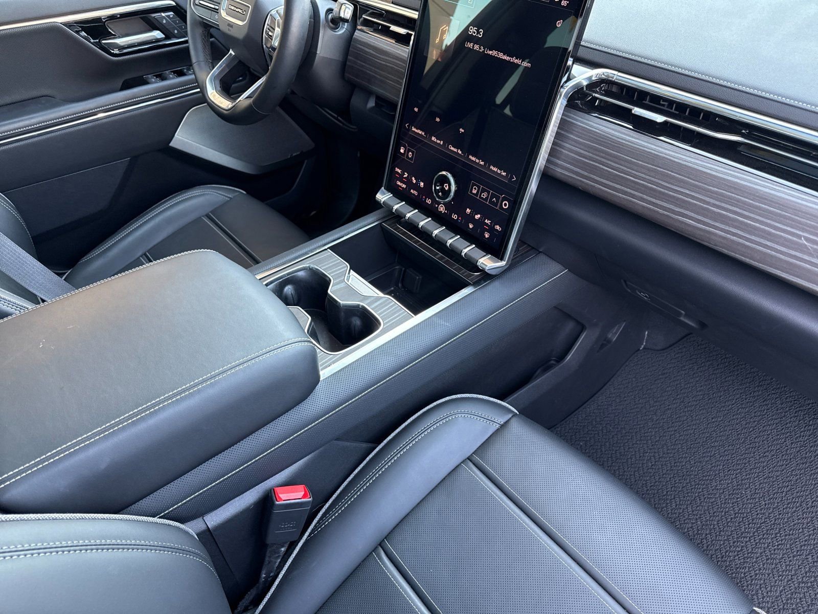 2025 GMC Sierra EV Denali - Photo 14