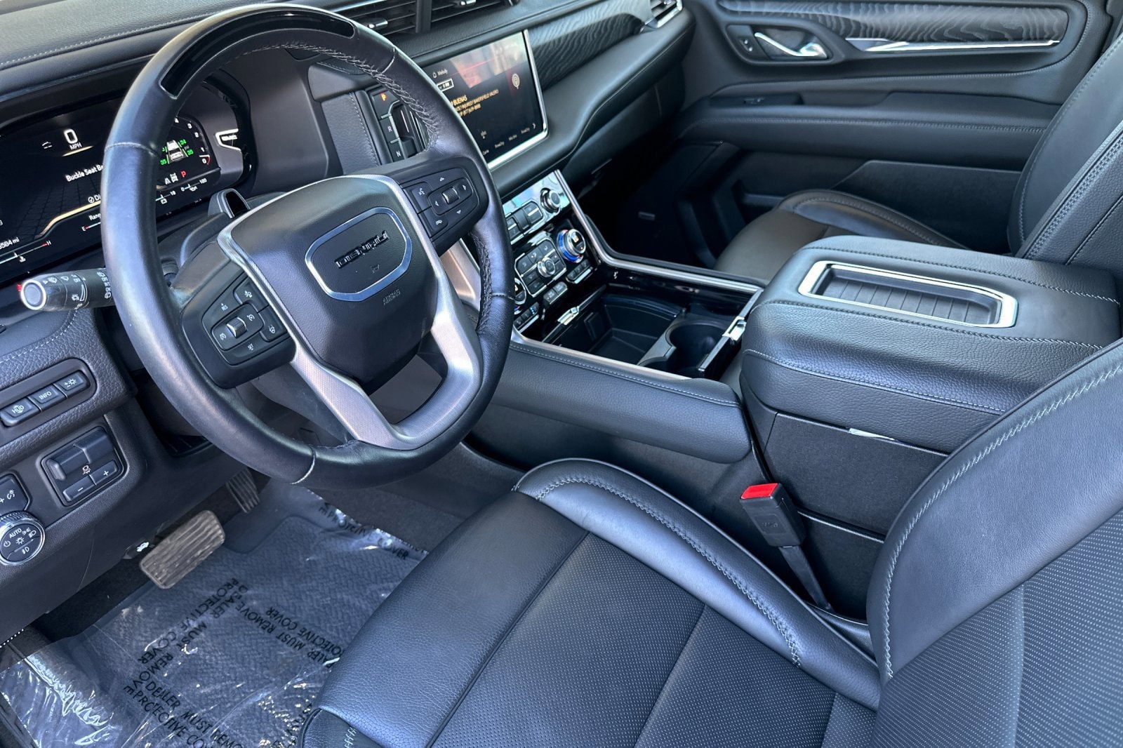 2024 GMC Yukon Denali - Photo 10