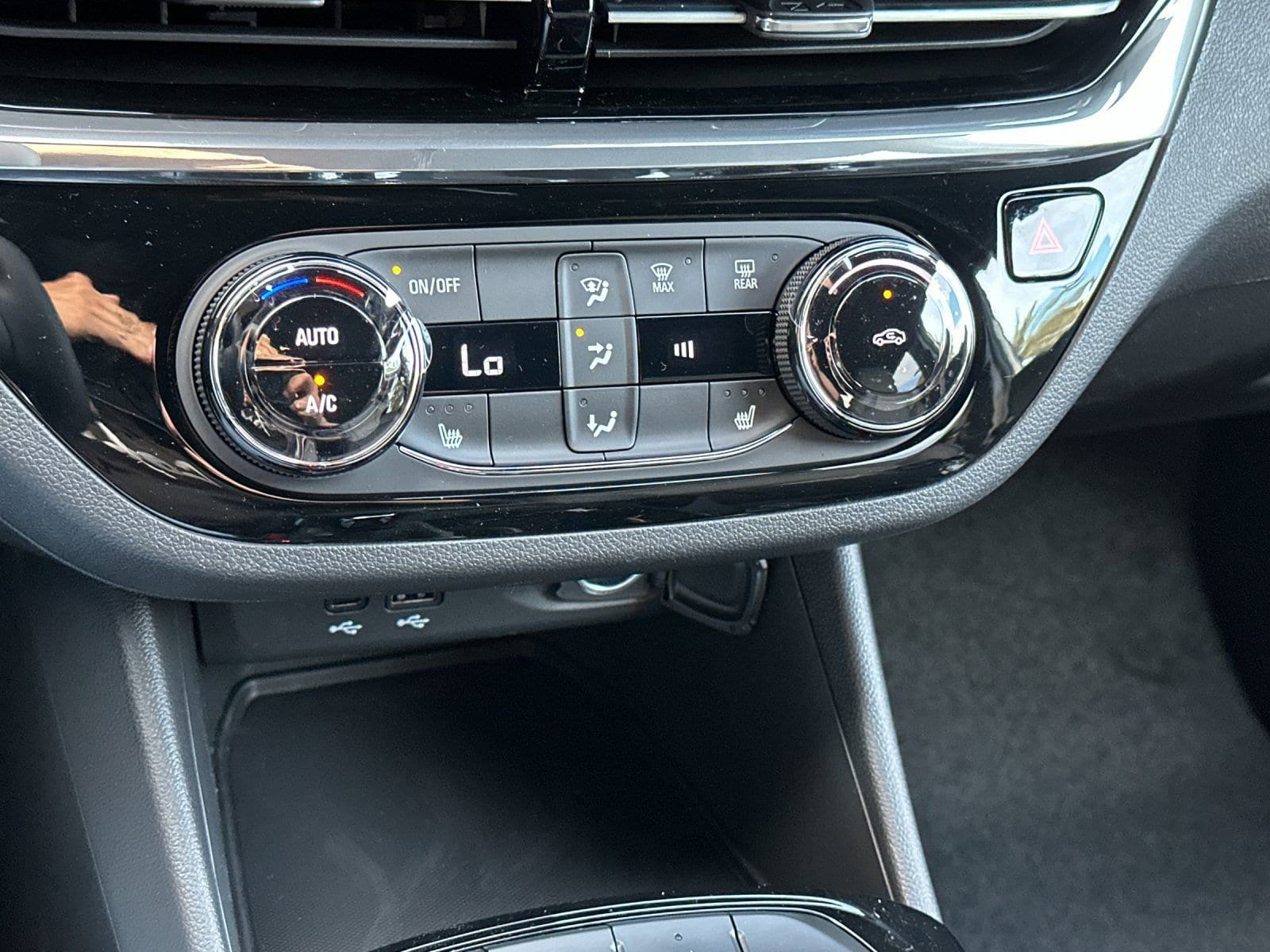 2026 Buick Envista Sport Touring - Photo 19